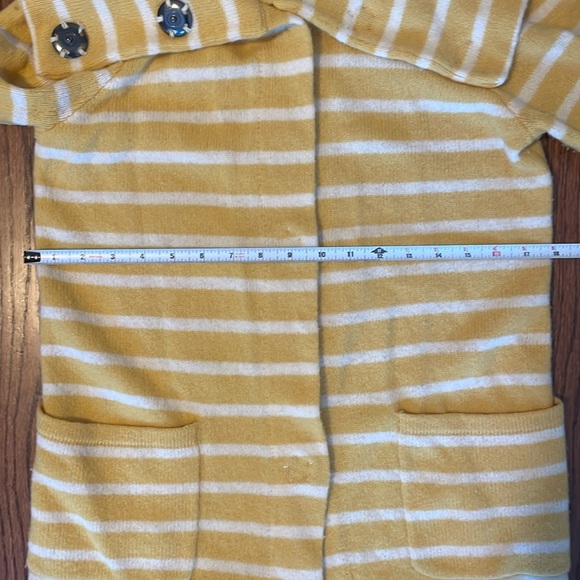 Lands End 100% Lambs wool cardigan - Picture 6 of 6